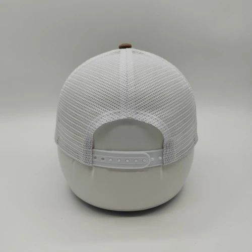 light-trucker-hat-4